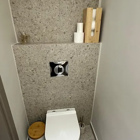 Agora Nikiti (Sithonia)